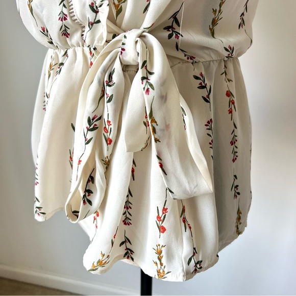 OLM Floral Ruffled Surplice Short Sleeve Peplum Blouse—SZ. Medium - Picture 5 of 16